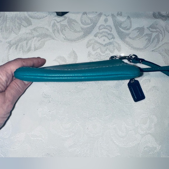 Coach Leather Wristlet in Teal and Navy - EUC - Picture 3 of 6